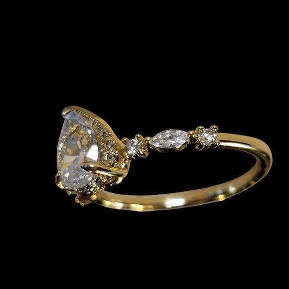 New Size 8 14k Yellow Gold Filled Ring w/ Pear Cut Center Stone - Picture 5 of 9